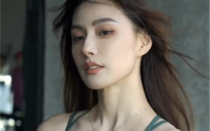 Let’s Work Out with This Gorgeous Sister!