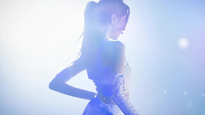 No wonder fans all want their idols to go solo—what bliss!