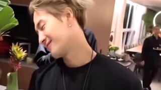 [Jackson Wang] "Đây không phải là anh Tian thì là gì?"