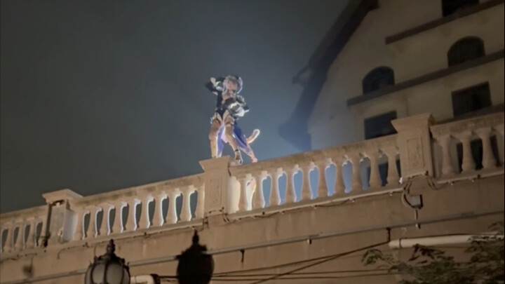 I woke up too suddenly and saw the cat climbing stairs in the real world.