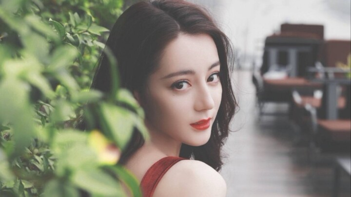 【Dilraba】Sister Ba is out again, turning heads everywhere! Her instantly iconic beauty and figure ar
