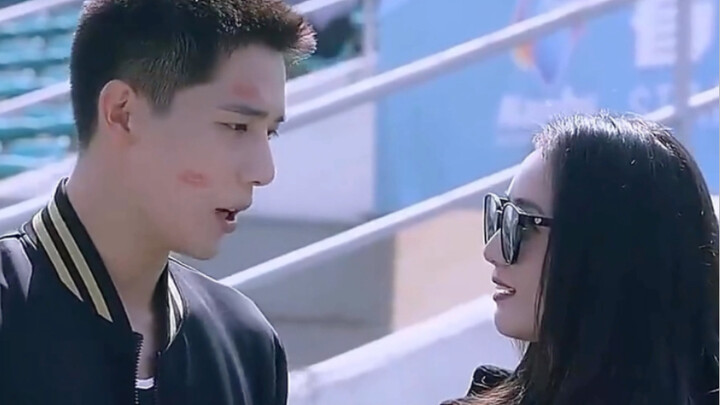 “Chỉ tại mẹ còn quá trẻ, con muốn làm chị em với mẹ, nhưng mẹ lại muốn con làm dâu nhà mình.”