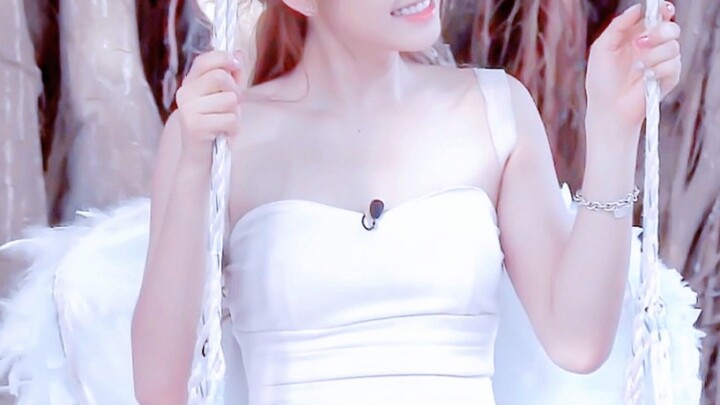 "Jiu Min! I totally understand why so many male idols openly expressed their affection for this sist