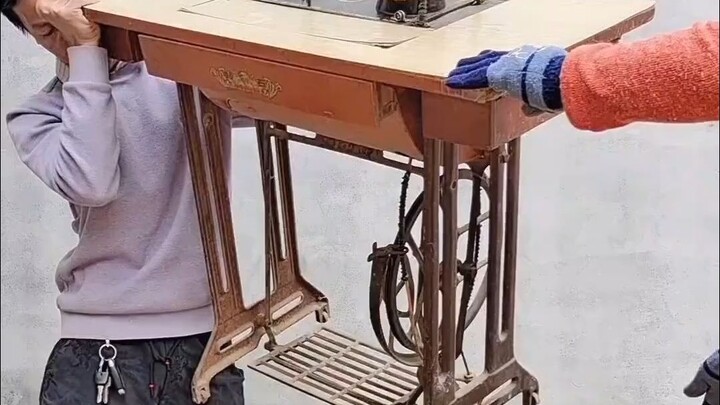 Folk art show talent sewing machine