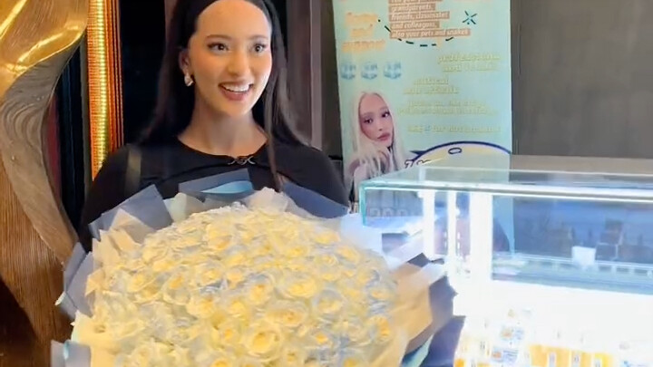 Faouzia treats her fans to ice cream and engages in heartfelt conversations with her fans!