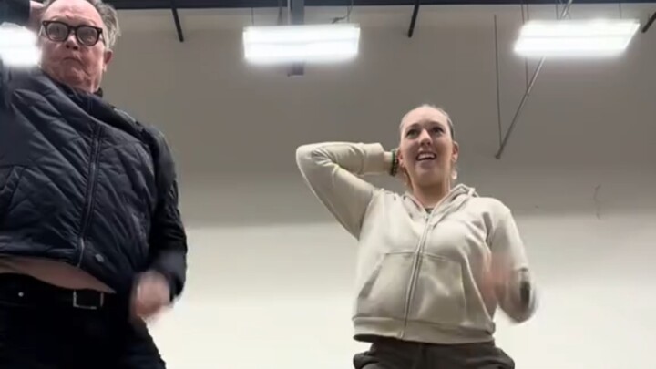 【ผู้ส่งสารแห่งสันติภาพ 2🕊】"ไป๋หลง" ซ้อมเต้นเปิดรายการ