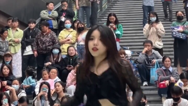 Ye Qing is back! The first generation of sexy girl group girl's day-"something" road show cover