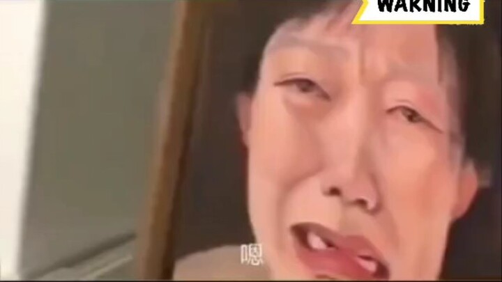 أنت تقف هنا تنظر في المرآة