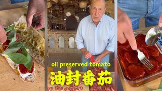 Italia memberiku ilusi bahwa aku tidak bisa lepas dari tomat