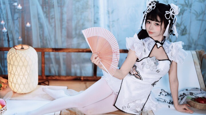 “White jade, so soft and fragrant~ Sister smells so good～”