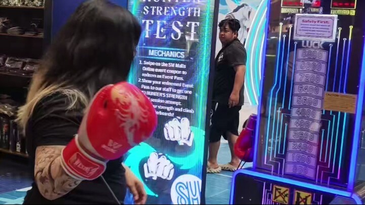 Hunter Strength Test at Animezing North: Solo Leveling Pop Up booth ⚔️