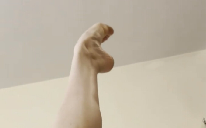 秀秀脚背～