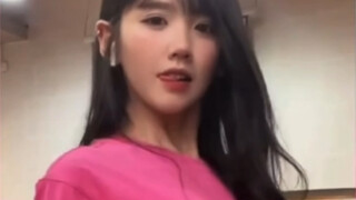 Gaun merah klasik Igawa muncul kembali