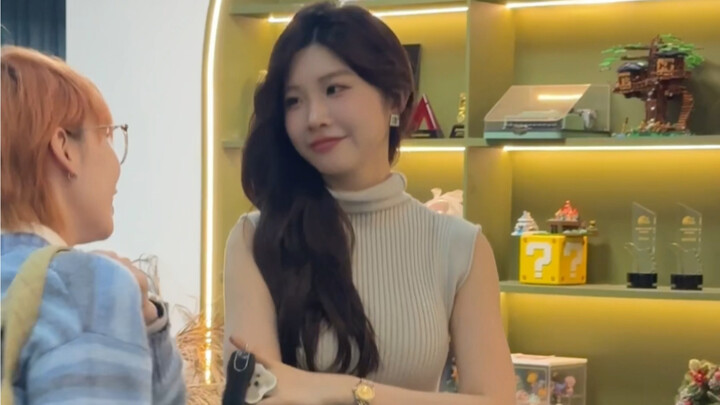 Trời ơi, làm việc ở công ty của cô bạn thân sướng quá đi!