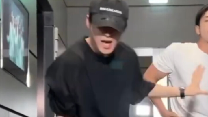 权顺荣最新challenge裤带直拍