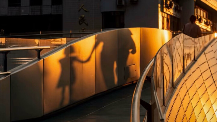 Sharp critiques of摄影作品 in the comments section—this time, no nonsense: we’re giving serious photo re