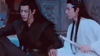 Xiao Zhan dan Wang Yibo merasa sangat hangat saat mereka menyentuh tangan mereka