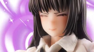 What a weird fantasy! A giant bunny girl versus a zombie girl!