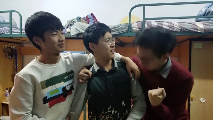 Your roommate is depressed? Let me encourage him to get out of his depression! [Daily Life of a Male