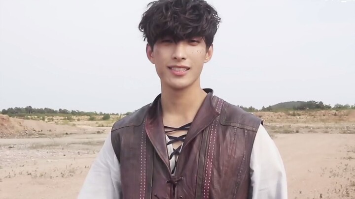 【SVT_ZER·0】211004 SEVENTEEN Lee Seok-min (DK) — The Legendary King Arthur Drops by for a Half-Englis