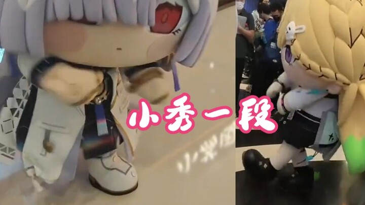 Phi công được tuyển về còn biết nhảy hip-hop nữa.