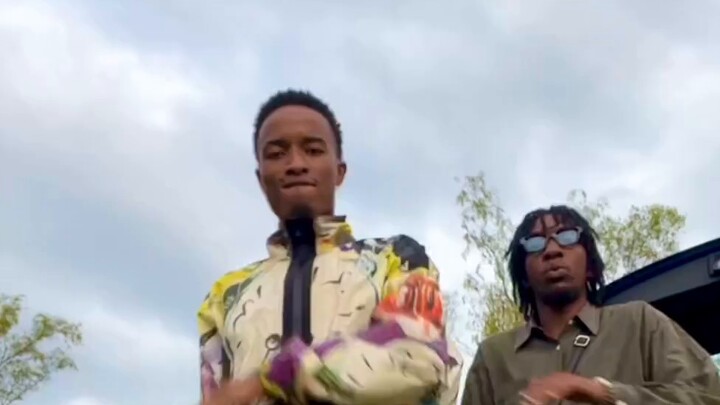 The song "Double Take (Sped Up)" is so relaxing! The movements are very simple, follow Brother Kazi 