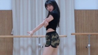Điệu nhảy này thể hiện trạng thái tinh thần của tôi trước giờ học ~ Đừng chạm vào điệu nhảy lật