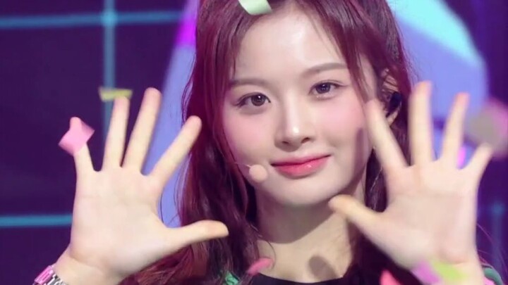 NMIXX's latest comeback track "Love Me Like This" performance stage 230331