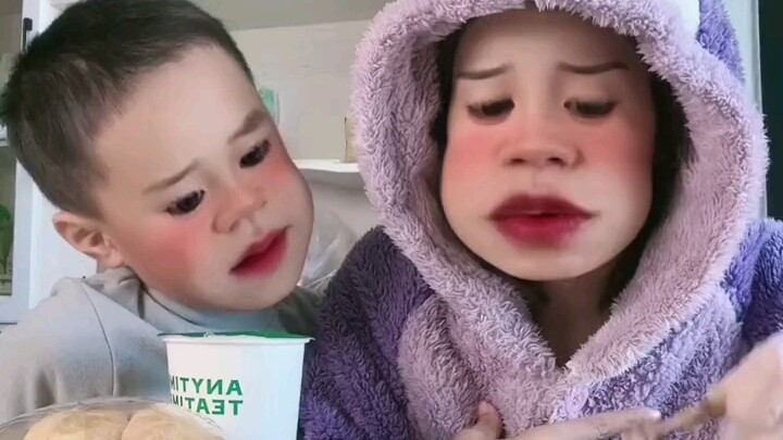 A mother born in the 1990s takes care of her baby using reverse parenting. She doesn’t let the child