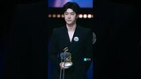 Wang Yibo Winning "Breakthrough Filmmaker of The Year" Award #wangyibo #王一博 #shortsvideo