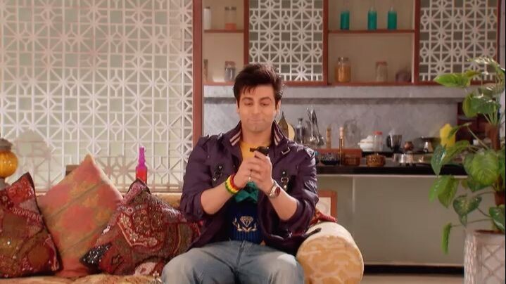 Iss Pyar Ko Kyaa Naam Doon-153