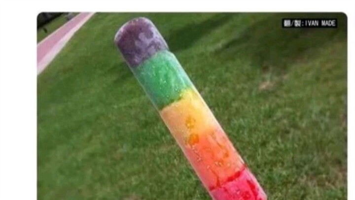 Friends, with just one bite, which color will you end up swallowing??