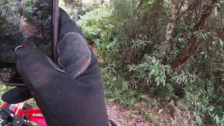 Dando uma volta de moto de trilha em MINAS GERAIS