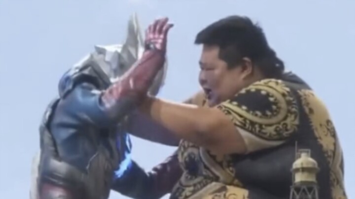 Liangzi vs. Ultraman