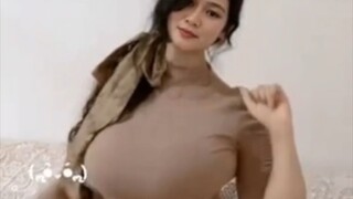 Come dance with me! 💃🔥  Let’s match the beat and make the moment fun together 💕