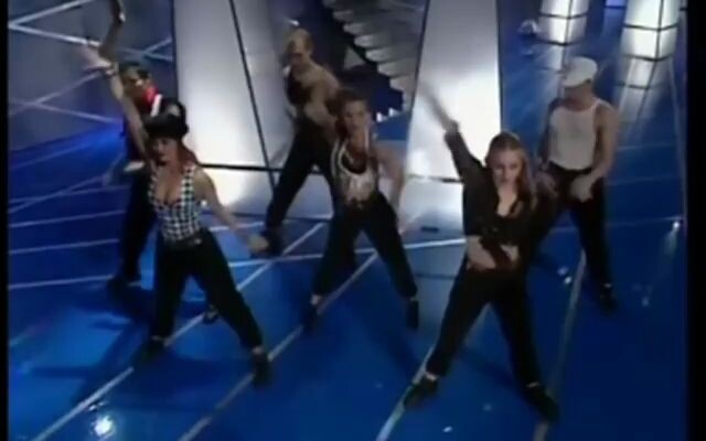 【Mads Mikkelsen】Video penari pendamping awal tahun Pak Mad