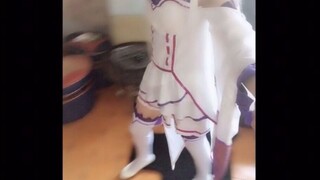 Emilia cosplay