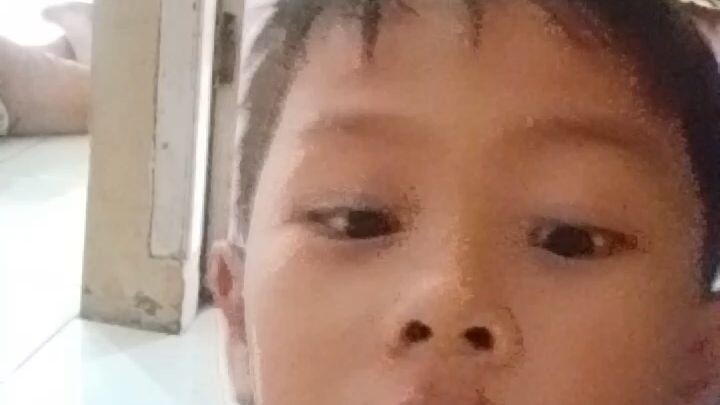 lagi nyanyi lagu trend..