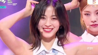 劲舞团火力全开！【ITZY】230820美国KCON Cake+运动鞋+None of My Business全场舞台！