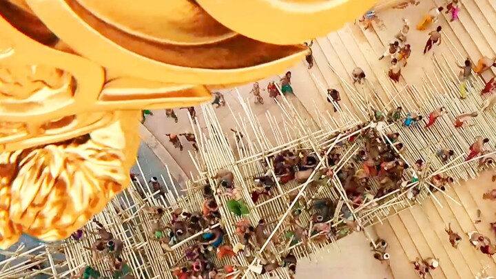 Pria ini ternyata mampu mengangkat patung emas berbobot ribuan ton hanya dengan tangan kosong!