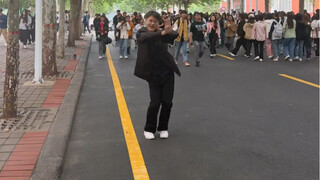 给我你的耳机！