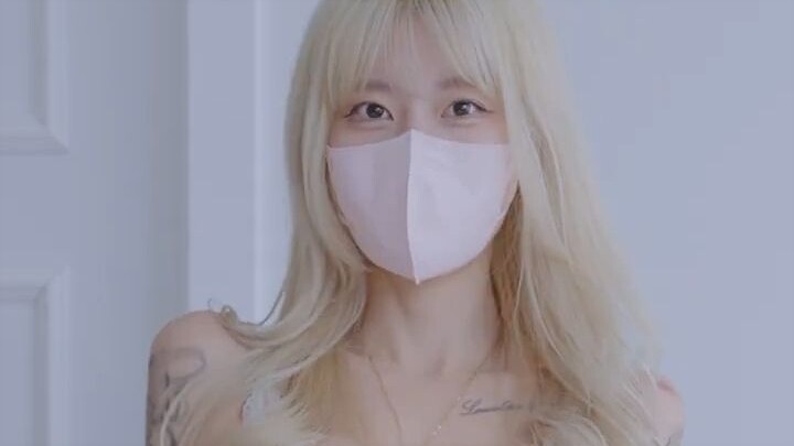 ชุดชั้นในสีขาว ทรงผมบลอนด์ ชุดนักเรียนเกาหลี ลุคบุ๊ก เซ็กซี่ ถ่ายสด เผยหุ่นเพรียว