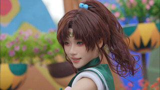 Chimelong Water Park Kino Makoto straight shot clip