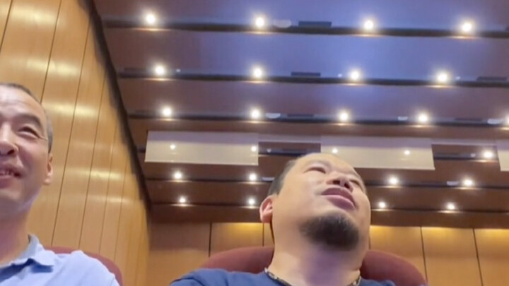 Apa salahnya kalau aku menawar? Apa salahnya kalau aku menawar? Kerjanya lebih agresif, biar cepat s