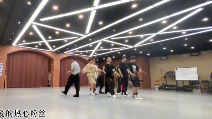 【INTO1】لقطات غير منشورة من بروفات لوحة الجبال والأنهار