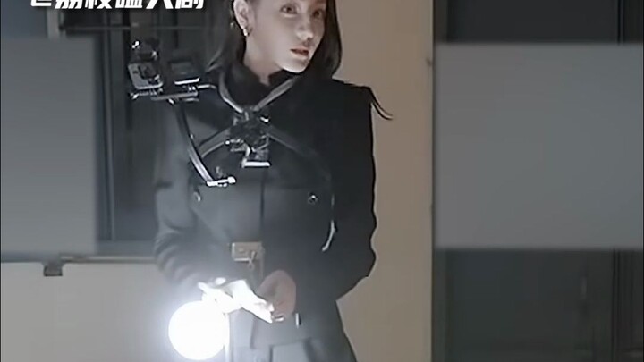 Dilraba says, "I'm gonna have nightmares!" But in reality: "Can you please be quiet?" Haha!