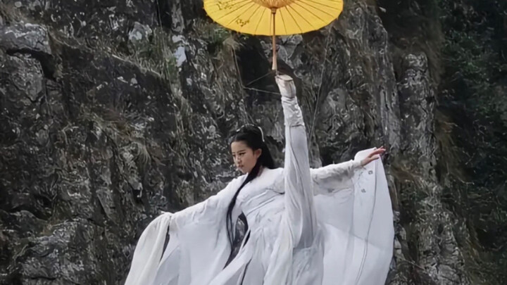 The behind-the-scenes footage of Liu Yifei's dramas is often more exciting than the main film.