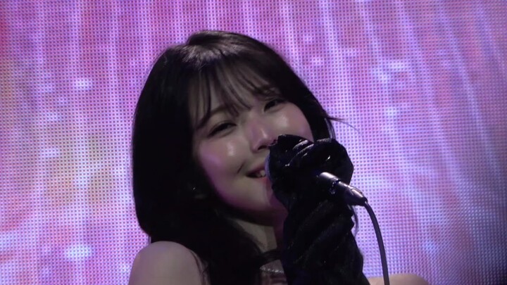 Baek Ji-heon của fromis_9 cover ca khúc kinh điển Nhật Bản "Stay with Me" tại Asia Tour