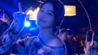 Bai Lu: Aku benar-benar menitikkan air mata saat melihat kebahagiaan orang lain.