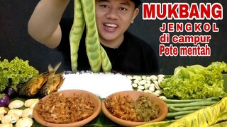 MAKAN JENGKOL MENTAH DAN PETE MENTAH MAKAN LALAPAN MENTAH IKAN ASIN SAMBAL CUMI IKAN GORENG#mukbang